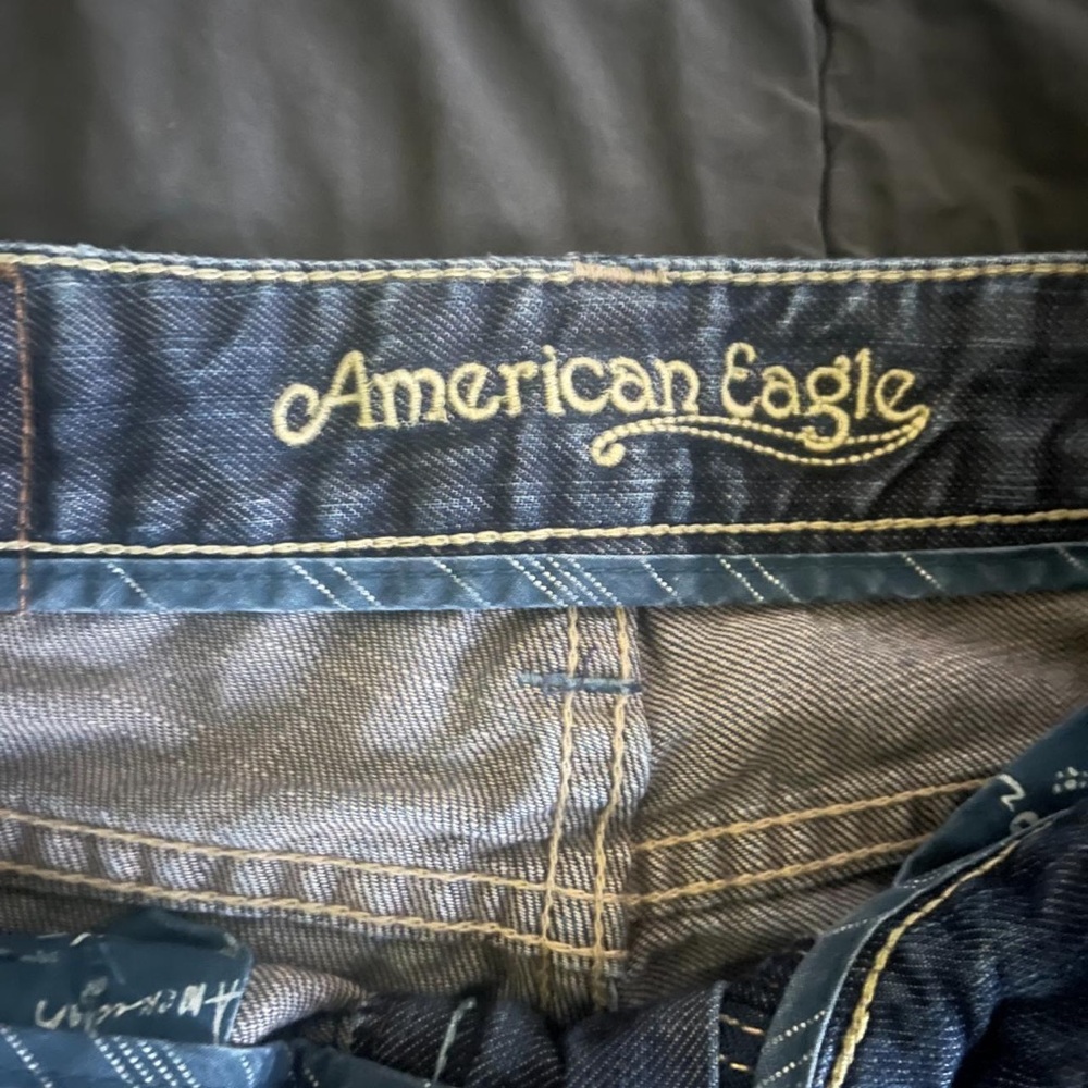 American Eagle Outfitters Straight Leg Jeans in Faded Blue Wash - Picture 2 of 2